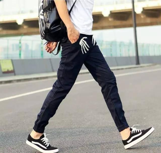  夏季@换季潮｜夏季潮男衣橱穿搭不可或缺的十二件时尚单品