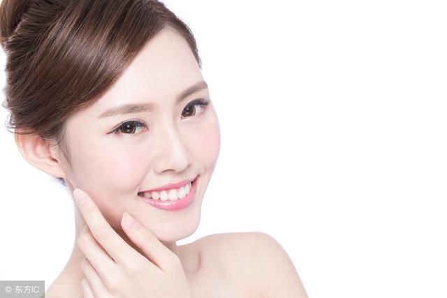 别乱在脸上涂抹了，家家都有的它，每天用来洗脸，半月清零斑点