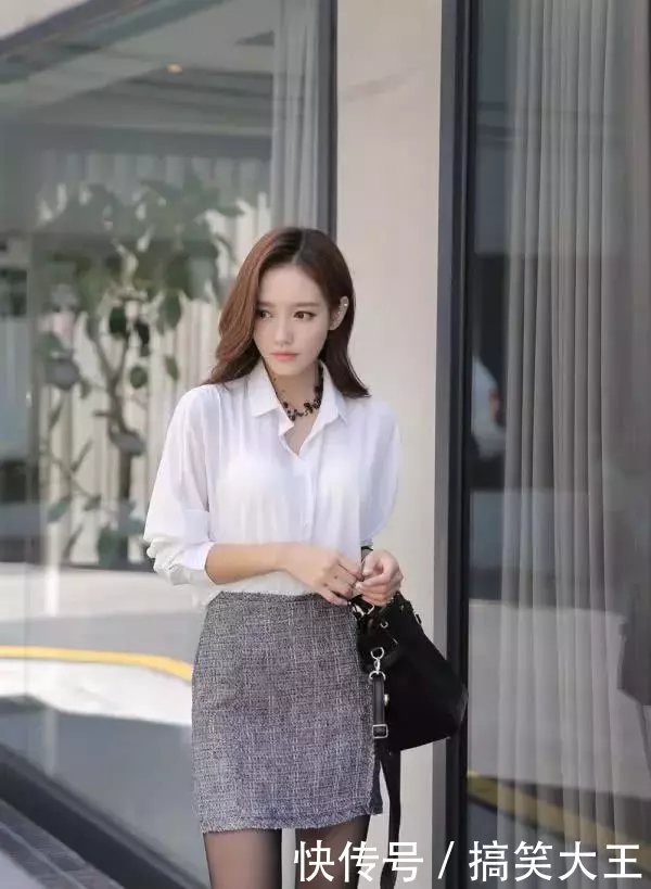 时尚街拍,小姐姐的白衬衫甜美清新,清纯唯美很招人喜欢