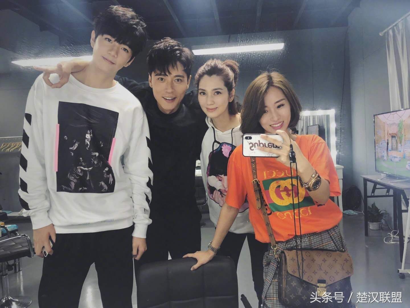 儿子超过老爸,网友:不老男神张丹峰除了年轻一无是处