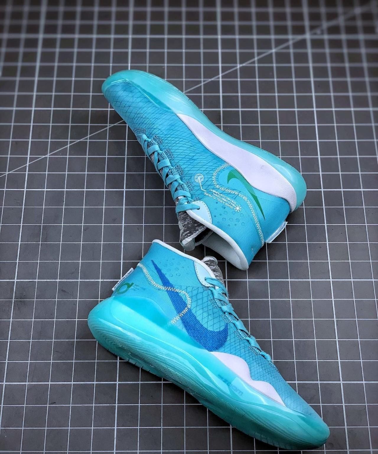 #这款#这款被吹爆的球鞋有那么好吗?耐克杜兰特KD12天凝蓝开箱测评!