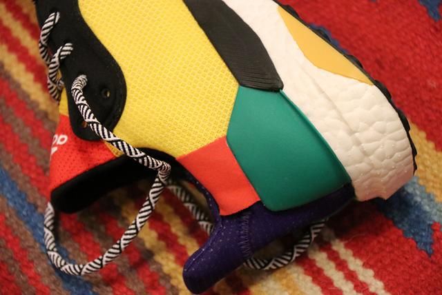 彩色拼接设计!菲董联名版 Solar Boost 实物细节近赏