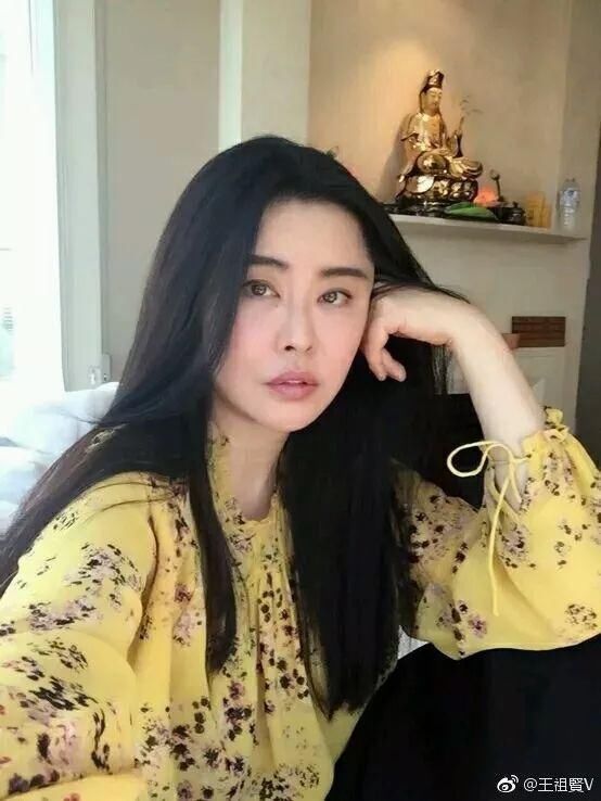 美颜｜王祖贤近照曝光依旧美得惊人！对不起我没看出她51岁了