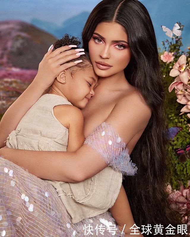 好握■凯莉·詹娜秀豪华座驾,修短美甲好握方向盘,驾兰博基尼A爆了