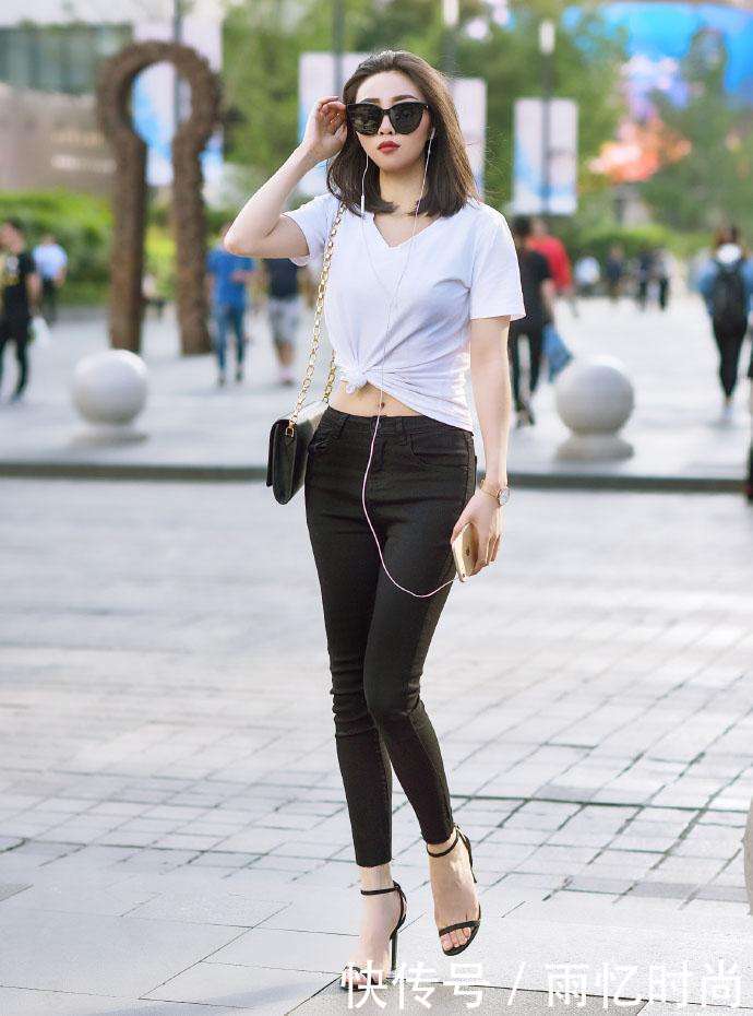 街拍: 永不过时的经典黑白搭, 图4小姐姐青春的气息分外浓郁