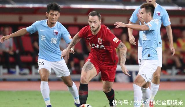  「球迷」上港连战不胜让球迷无比想念一人！曾为球队夺冠立下过