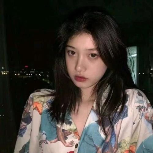  [眼中]3个部位“小”的女生，妥妥的女神范，也是男生眼中的香饽饽
