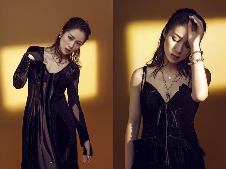 江一燕出席活动，裙身上的那朵花很抢镜，网友：这样才美！