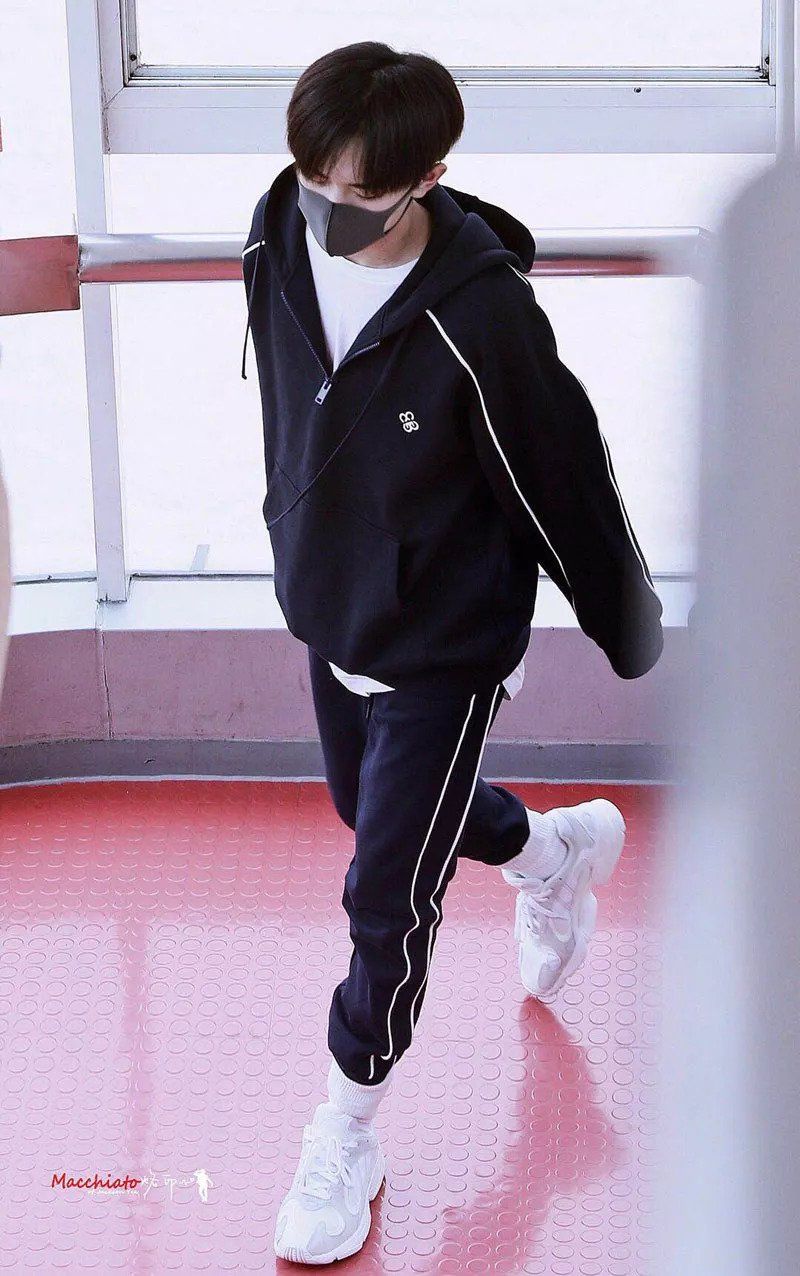 超多明星都在穿!原来今年下一双会火的鞋是它!