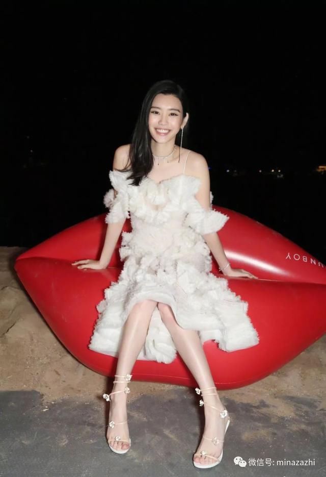 比一字绑带鞋更流行的凉鞋款式原来都在这里……