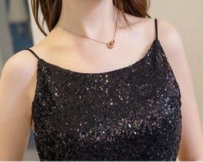 老公送我一件夜店裙，穿上这件太害羞了，比穿性感睡衣更迷人显嫩