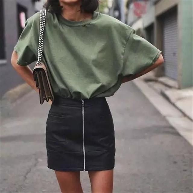  『服饰』某书搭配博主竟推荐睡衣外+粉衬衣，网友还迎合？不知道该咋吐槽