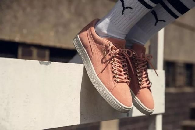 今年最嘻哈的球鞋来了！不仅火了 50 年，还是说唱大佬的最爱！