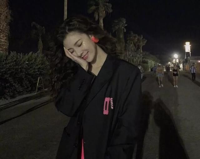  [时髦]没想到袜子也能穿得这么时髦！