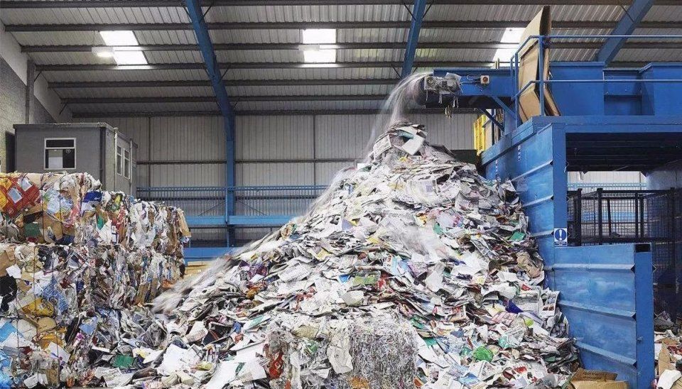 中国又关上大门!美国遭受双重打击，废纸行业也要“废了”?