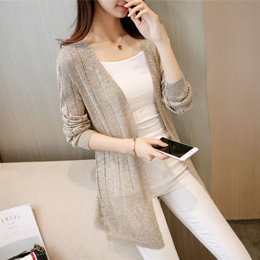 上海女人就是会穿，开衫搭小背心直接穿出门，洋气减龄有活力，美