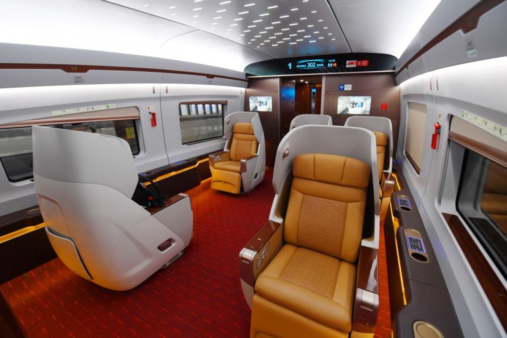  「智能京张高」充满黑科技！中国首条智能高铁通车