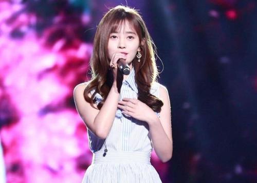 鞠婧祎卸妆后打82分，张雪迎卸妆后打96分，她打满分都嫌少！