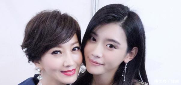 奚梦瑶被维密官宣代言人，网友P去年摔跤照，她一句话回应