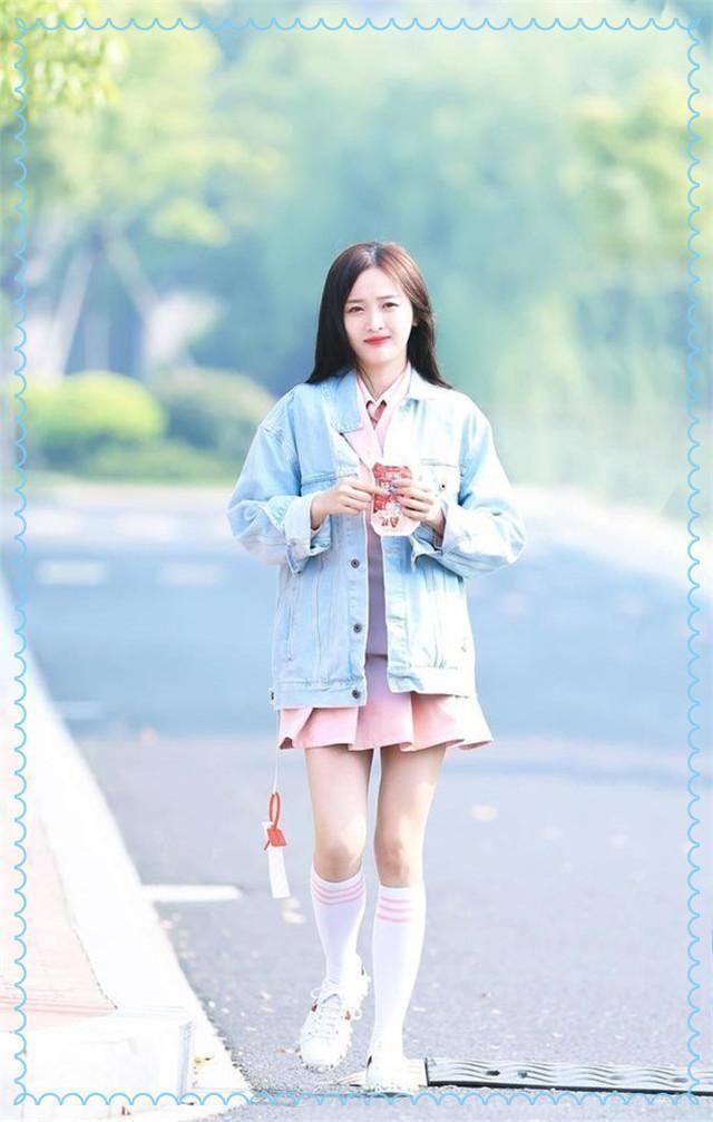 看了杨超越牛仔外套，再看吴宣仪，网友：这就是清新与轻浮的差距