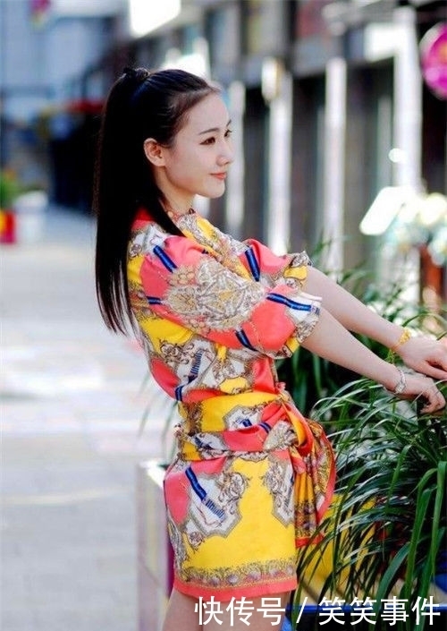 【 感觉】仙女般的气质,让人心动的感觉,街拍:温文儒雅的小姐姐