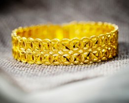 沙金与黄金分辨不清?今年流行这些男士沙金首饰，果然霸气又体面