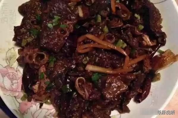  『韭菜花』自制酸黄瓜，山药烧牛腩，香辣猪肺，瘦肉炒韭菜花的做法