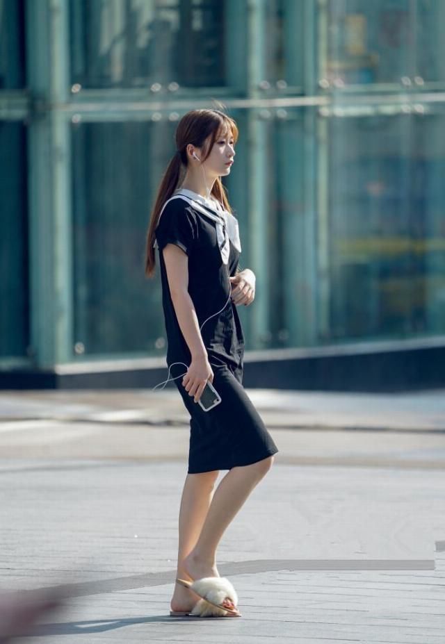  『设计』街上出现的各种裙子姑娘，就是在展示着各种美丽