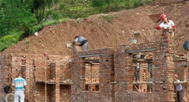  「农村」2019年，农村为什么不让盖房子？农民不解，村干部委屈