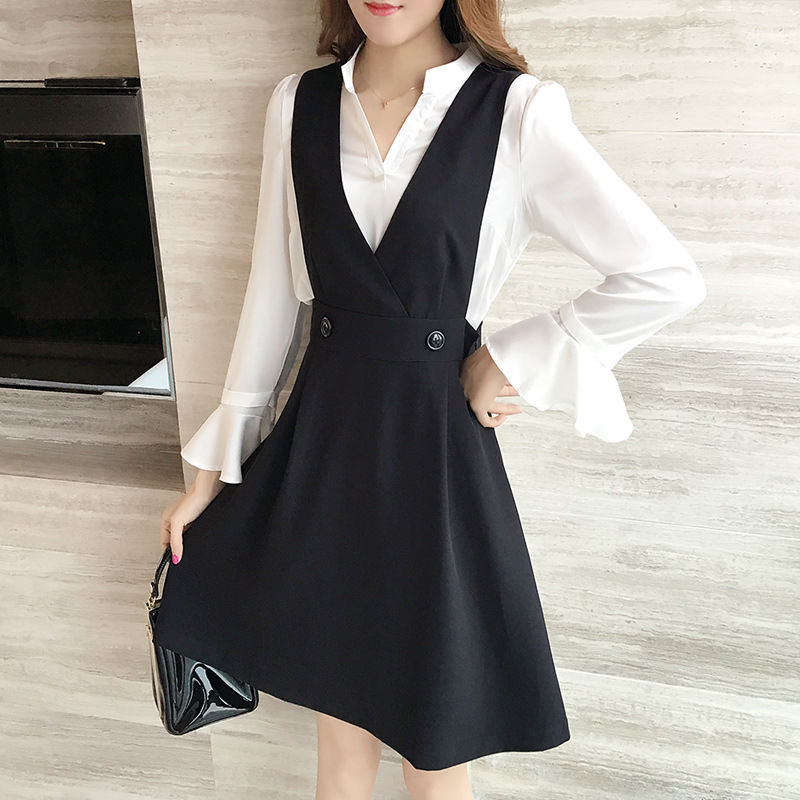 女人过了45岁，衣柜里一定要有这种裙子，优雅美嫩变女神