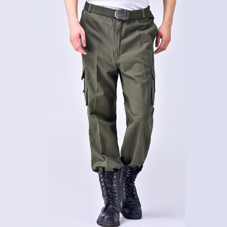 八一建军节将至!退伍老兵纷纷换上改良式“军装”,照样英挺峻拔