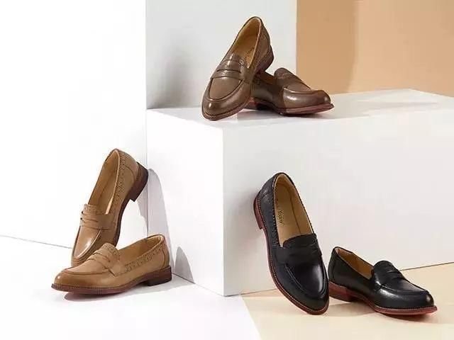 这双鞋流行了近百年，经典就是永不过时