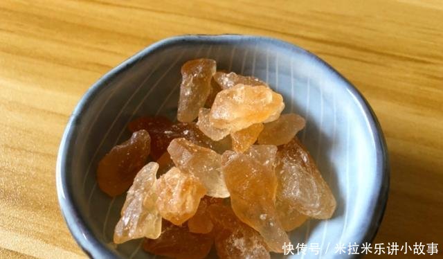 「补水」秋天,女人要多喝这碗糖水,补水效果好,比敷面膜强多了