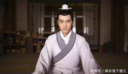 胡歌经纪人开除一事却牵出恋情，网友纷纷送上祝福：总算有人疼啦