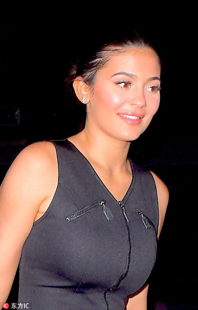 金小妹Kylie Jenner取出唇部假体后首亮相,魅力依旧气质非凡!