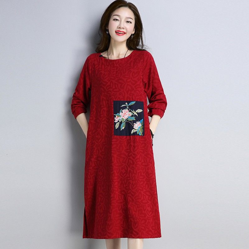 假如你不止51岁，要穿年轻点，棉麻秋裙+裸鞋，美得令人着迷