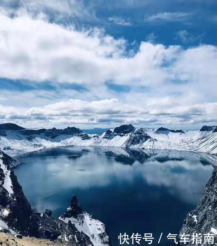 中国东北最美湖泊，最深达到373米，是世界最深的高山湖