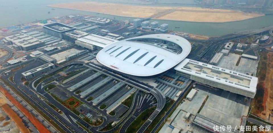 为何世界七大工程奇迹中：中国耗资了1000多亿，却没港珠澳大桥？