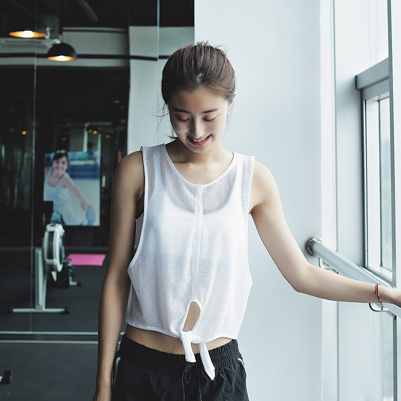 现在健身房的女人，都穿着“透视装”，“若隐若现”的性感刚刚好