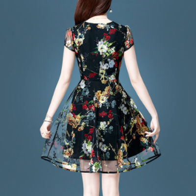 有一种裙叫“网纱裙”，魅力气质无形中增添女人味，美的勾人心魄