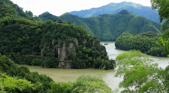 利奇马台风后，水库泄洪，第一次看见