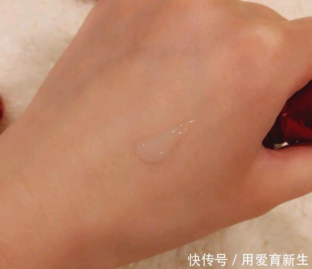 脸上@脸上有这些问题,不建议使用当下三大精华,看你是不是花冤枉钱了