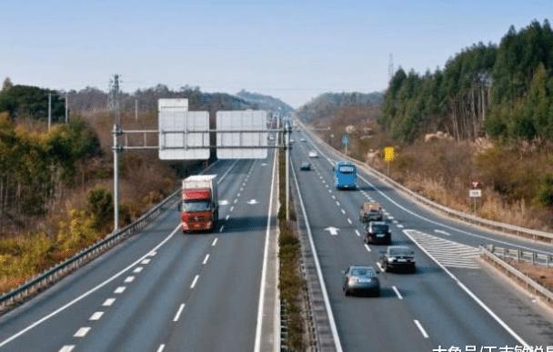 新手开到什么程度才可以独自上高速? 老司机: 最起码要做到这5条