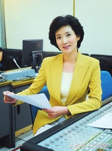 女人过了40发型别瞎剪，有这5款发型就够了，优雅，知性，有气质