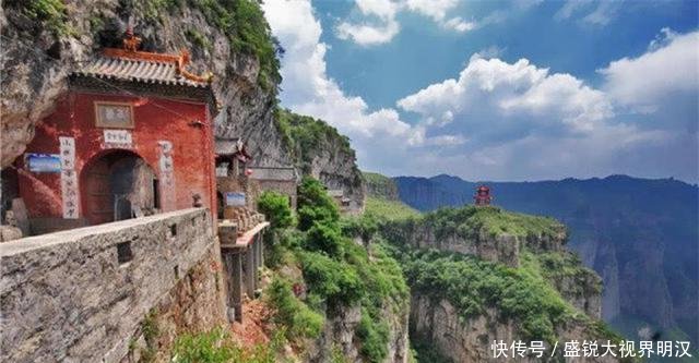 中国最神奇寺庙，建于太行山悬崖边，佛脚有泉水流淌终年不盈不涸