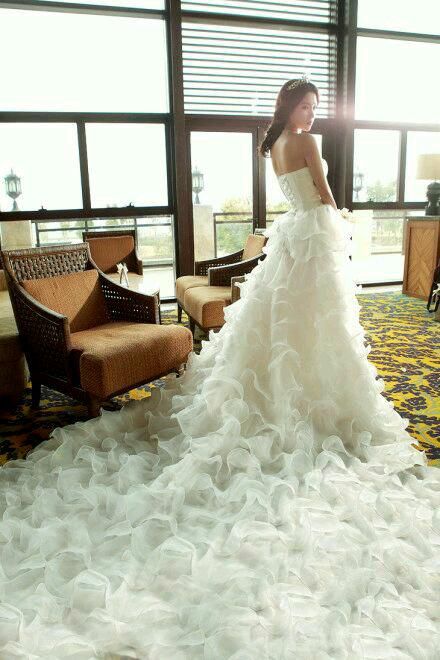 12个“婚纱礼服”设计，似乎每个女孩都对穿上婚纱有美好的憧憬！