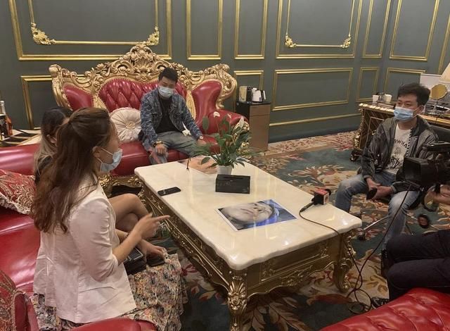  [隆鼻手术]俩女子隆鼻一个呼吸不畅一个假体顶出来！美容医院：类似的挺多…