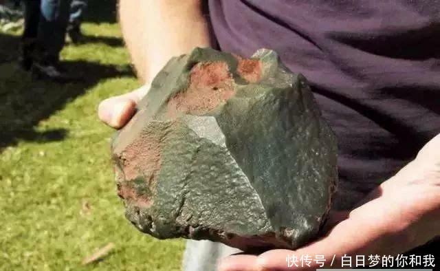  「玉石」谁说老外不玩奇石, 看看国外的石头市场是啥样!