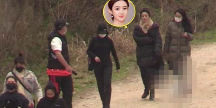  『剧照』赵丽颖颜值重回巅峰，剧照美到爆，颖宝对剧组人员上演迷人一笑