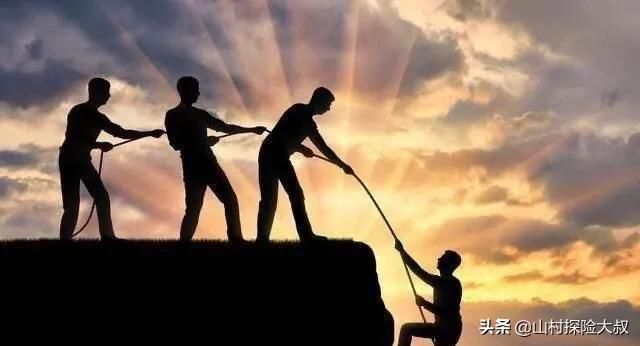  【老人】农村老人该不该领取退休金？专家提出三个理由，你认为